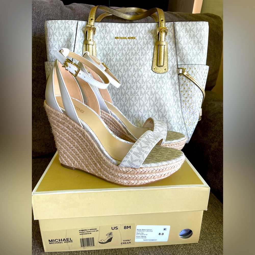 Michael Kors EUC Kimberly Wedge US 8M Vanilla/Cream! Worn only once!